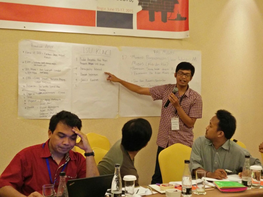 Salah satu peserta sedang menjelaskan mapping